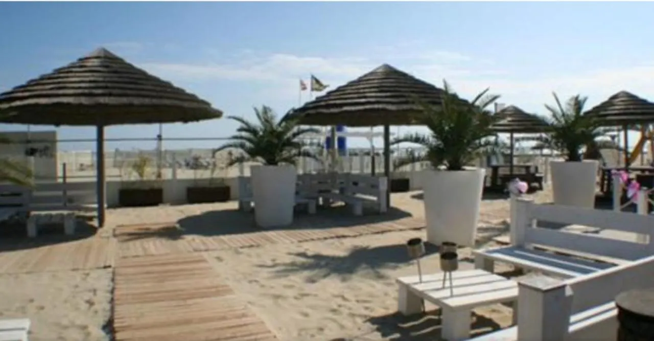 Bilocale Marina Romea 아파트