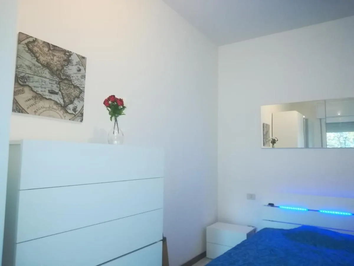 Bilocale Marina Romea 아파트